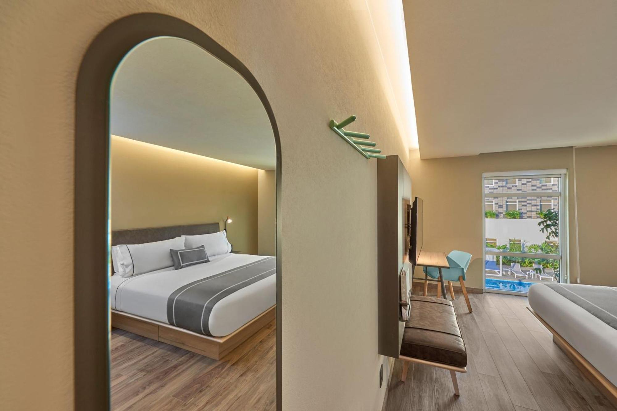 City Express Plus By Marriott Cancun Aeropuerto Riviera Exterior foto