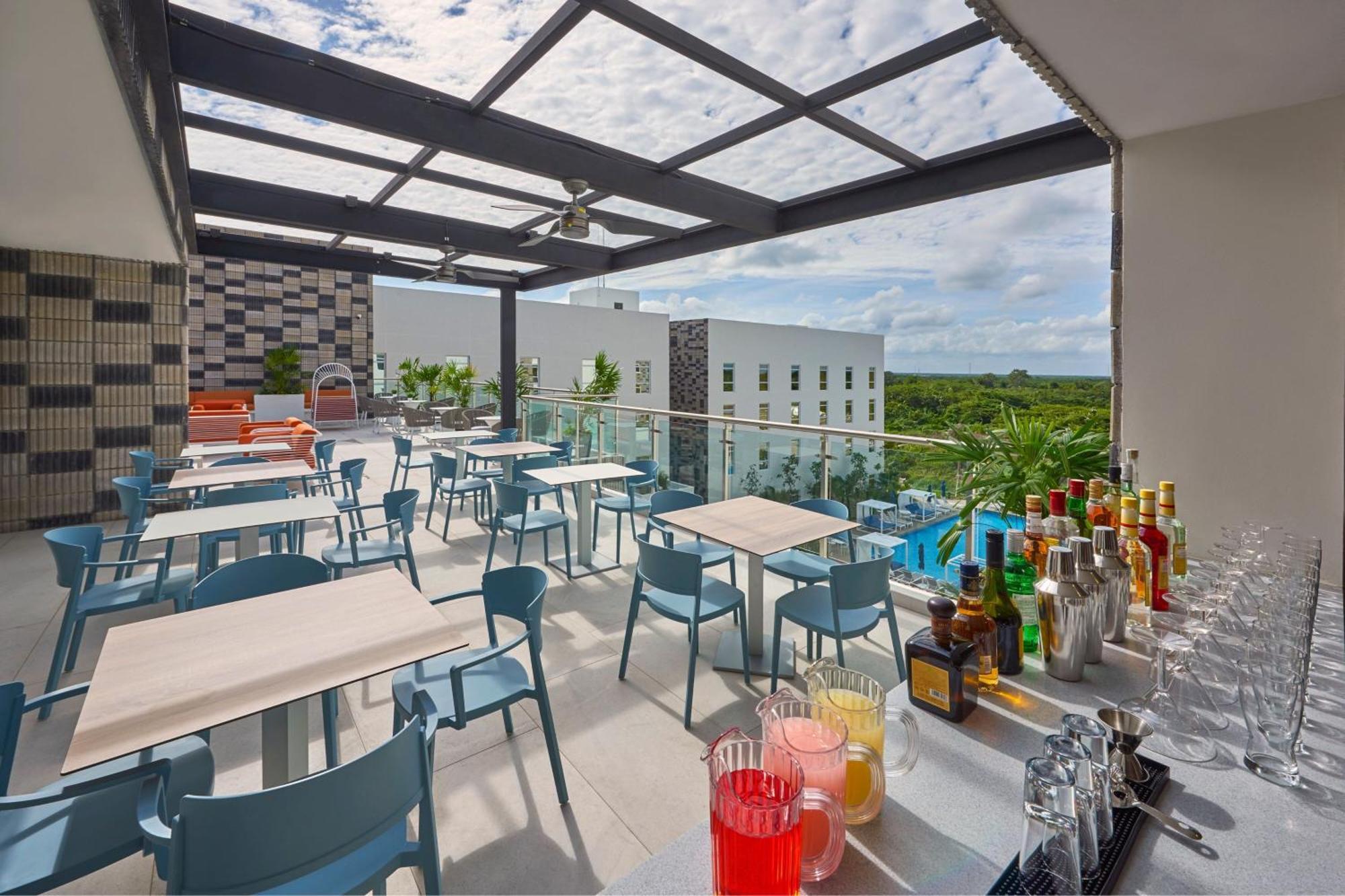 City Express Plus By Marriott Cancun Aeropuerto Riviera Exterior foto