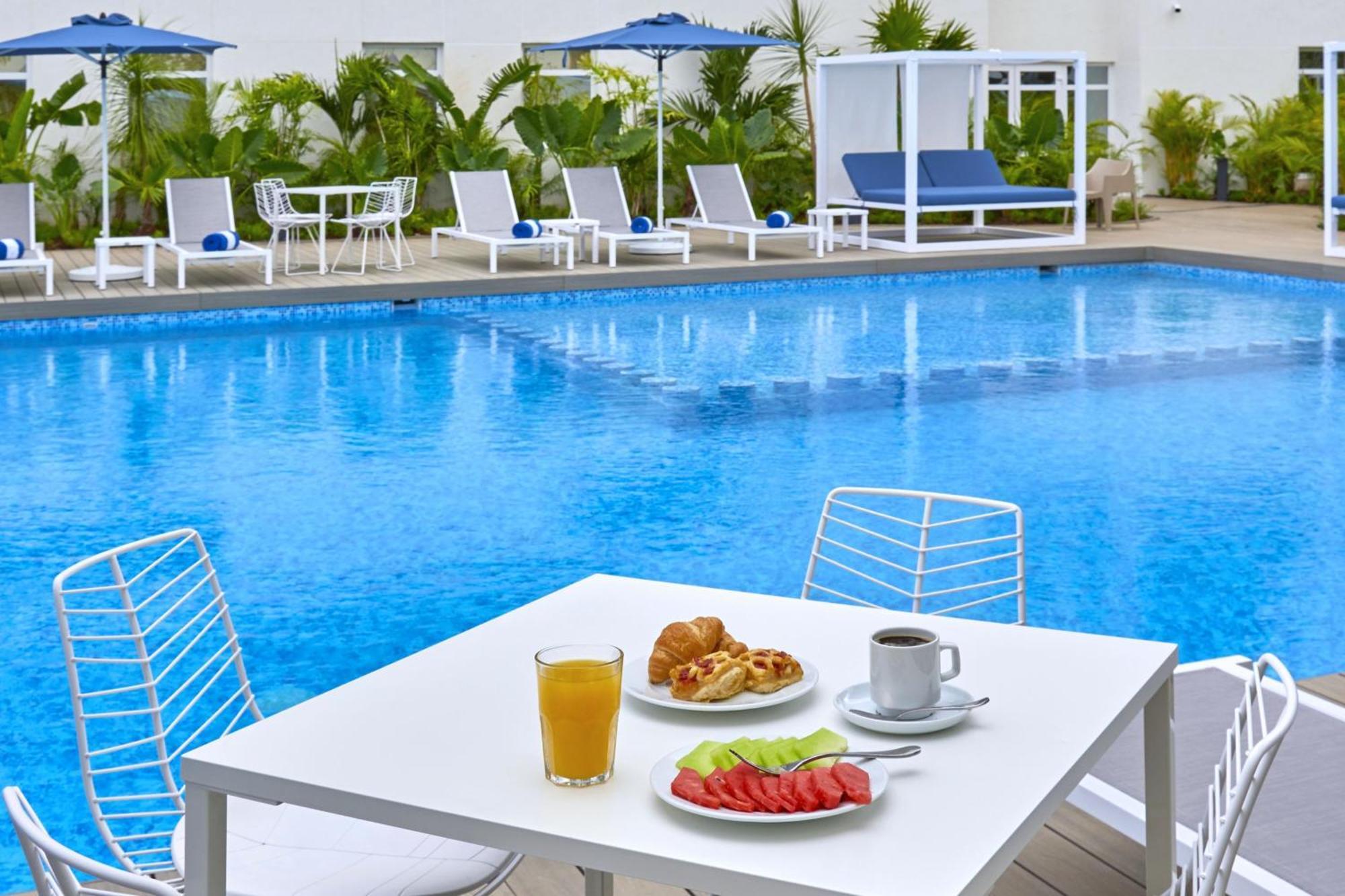 City Express Plus By Marriott Cancun Aeropuerto Riviera Exterior foto