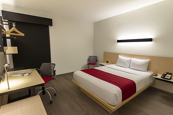 City Express Plus By Marriott Cancun Aeropuerto Riviera Exterior foto